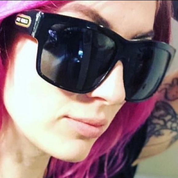 FREE FLYING Fly Girls Sunglasses 🖤 - Picture 8 of 11